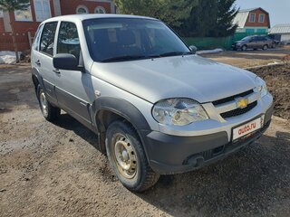 2019 Chevrolet Niva I Рестайлинг, серебристый, 670000 рублей, вид 1