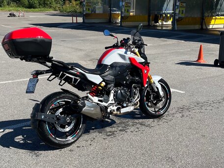 2020 BMW F 900 R, красный, 850000 рублей, вид 2