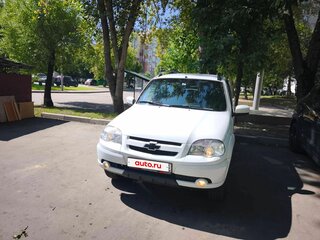 2013 Chevrolet Niva I Рестайлинг, белый, 680000 рублей, вид 2