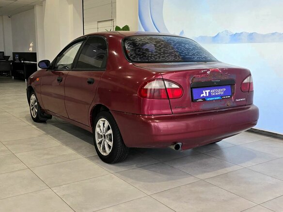 2005 Daewoo Lanos, красный, 160000 рублей - вид 4