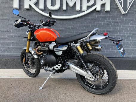 2024 Triumph Scrambler, оранжевый, 1200000 рублей, вид 2