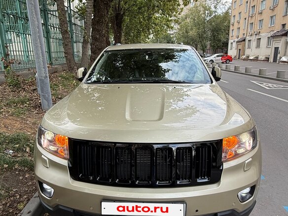 2011 Jeep Grand Cherokee IV (WK2), бежевый - вид 1