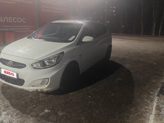 2013 Hyundai Solaris I, белый, 600000 рублей, вид 1