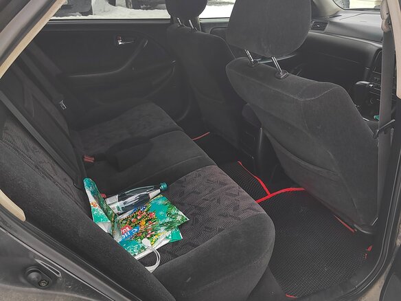 2001 Toyota Mark II Qualis VIII (X100), чёрный, 850000 рублей - вид 12