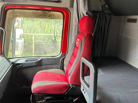 2000 Mercedes-Benz Actros, красный, 2450000 рублей, вид 5
