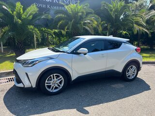 2019 Toyota C-HR I Рестайлинг, белый, 2000000 рублей, вид 3