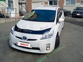 2011 Toyota Prius III (XW30), белый, 900000 рублей, вид 4