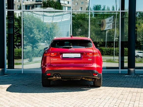 2017 Jaguar F-Pace I, красный, 1910000 рублей - вид 3