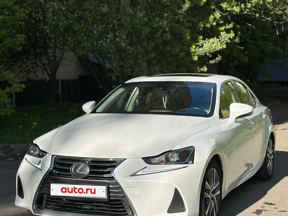 2020 Lexus IS 300 III Рестайлинг, белый, 2490000 рублей