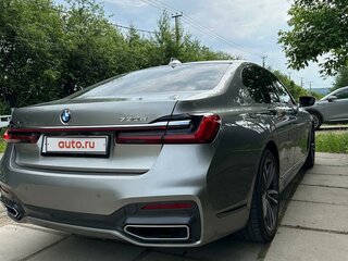 2021 BMW 7 серии 730d xDrive VI (G11/G12) Рестайлинг, серый, 9500000 рублей, вид 4