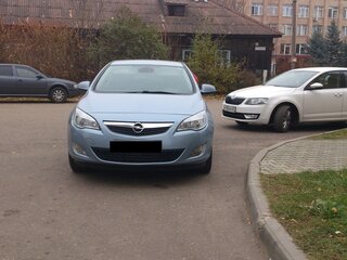 2011 Opel Astra J, серебристый, 630000 рублей, вид 2