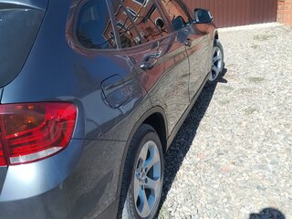2014 BMW X1 18i I (E84) Рестайлинг, серый, 1450000 рублей, вид 3