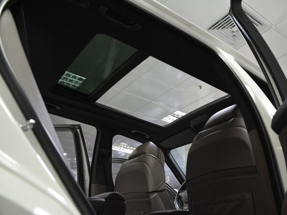2008 BMW X5 4.8i II (E70), белый - вид 11