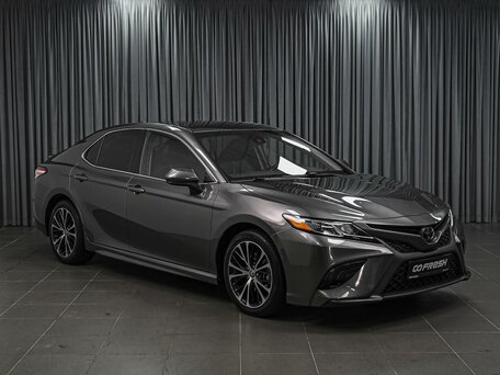Toyota Camry VIII (XV70)