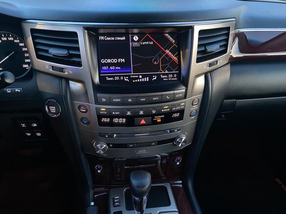 2014 Lexus LX 570 III Рестайлинг, белый, 5990000 рублей - вид 25