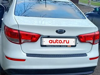 2016 Kia Rio III Рестайлинг, белый, 650000 рублей, вид 4