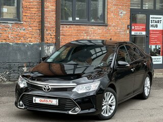 2015 Toyota Camry VII (XV50) Рестайлинг, чёрный, 2050000 рублей, вид 1