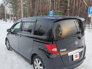 2011 Honda Freed I, фиолетовый, 990000 рублей, вид 3
