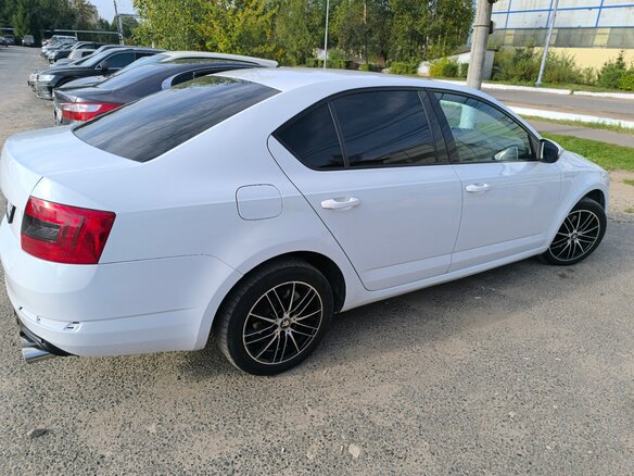 2016 Skoda Octavia III (A7), белый, 850000 рублей - вид 2