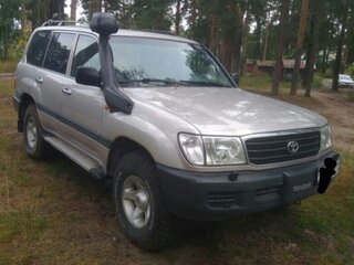 1998 Toyota Land Cruiser 105 100 Series, серебристый, 2000000 рублей, вид 1