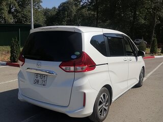2018 Honda Freed II, белый, 1750000 рублей, вид 4