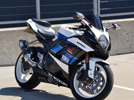 2007 Suzuki GSX-R 1000, белый, 950000 рублей, вид 1