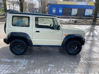 2021 Suzuki Jimny IV, бежевый, 2650000 рублей, вид 2
