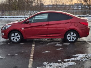 2016 Hyundai Solaris I Рестайлинг, красный, 1100000 рублей, вид 4