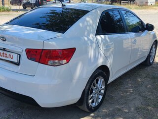 2010 Kia Cerato 6-speed II, белый, 825000 рублей, вид 4