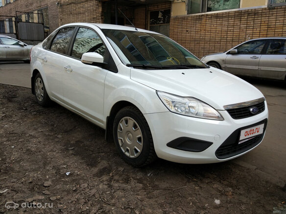 2010 Ford Focus II Рестайлинг, белый - вид 1