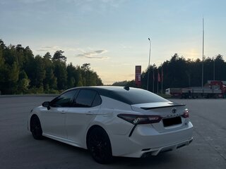 2021 Toyota Camry US Market VIII (XV70) Рестайлинг, белый, 3500000 рублей, вид 4