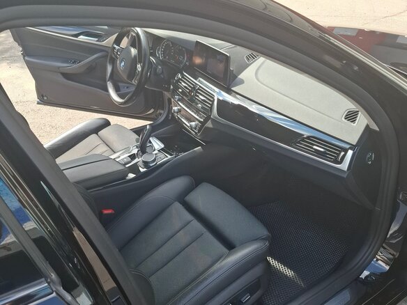 2018 BMW 5 серии 520d VII (G30/G31/G38), чёрный, 3300000 рублей - вид 4