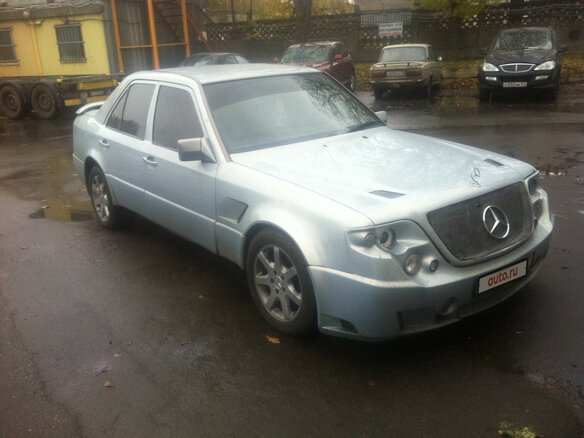 1993 Mercedes-Benz W124 320, серебристый - вид 1