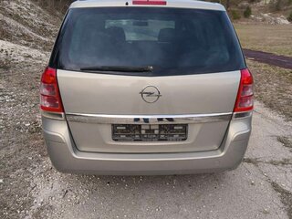 2011 Opel Zafira B Рестайлинг, бежевый, 740000 рублей, вид 2