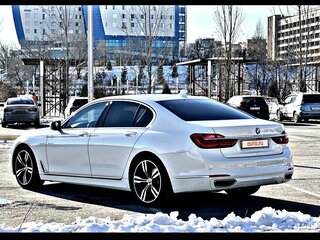 2016 BMW 7 серии 730i VI (G11/G12), белый, 4000000 рублей, вид 5