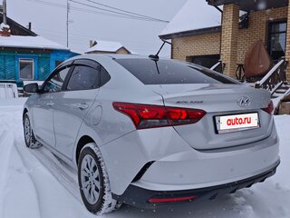 2021 Hyundai Solaris II Рестайлинг, серебристый, 1550000 рублей, вид 4