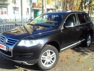 2009 Volkswagen Touareg I Рестайлинг, чёрный, 880000 рублей, вид 1