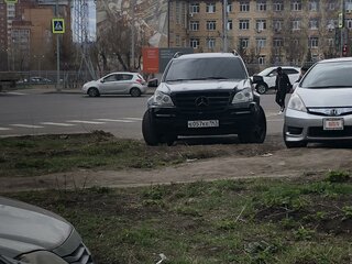 2011 Mercedes-Benz GL-Класс 500 I (X164) Рестайлинг, чёрный, 2000000 рублей, вид 1
