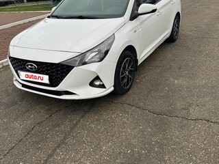 2021 Hyundai Solaris II Рестайлинг, белый, 1450000 рублей, вид 1