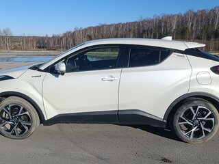 2020 Toyota C-HR I Рестайлинг, белый, 2750000 рублей, вид 4
