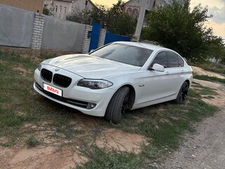 2013 BMW 5 серии 520i VI (F10/F11/F07), белый, 1850000 рублей, вид 2