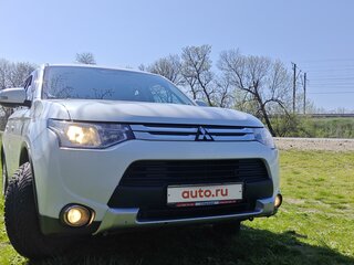 2014 Mitsubishi Outlander III, белый, 1620000 рублей, вид 1