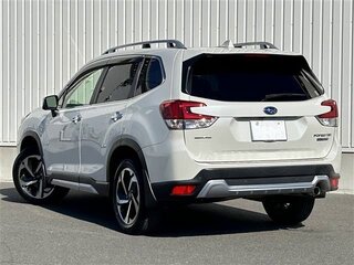 2022 Subaru Forester V Рестайлинг, белый, 2248000 рублей, вид 4