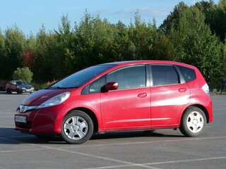 2010 Honda Fit Hybrid II, красный, 749000 рублей, вид 4