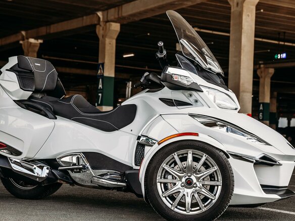 2015 BRP Can-Am Spyder, белый, 1528202 рублей - вид 27