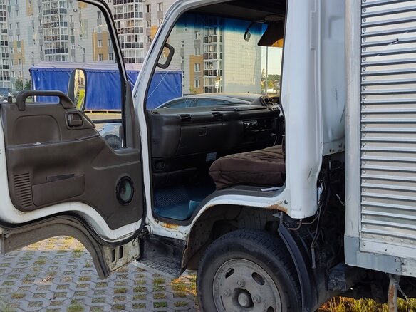 1997 Isuzu Elf (N-series), белый, 700000 рублей - вид 15