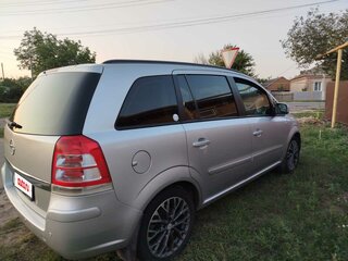 2012 Opel Zafira B Рестайлинг, серебристый, 780000 рублей, вид 2