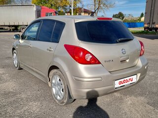 2010 Nissan Tiida I Рестайлинг, коричневый, 620000 рублей, вид 2