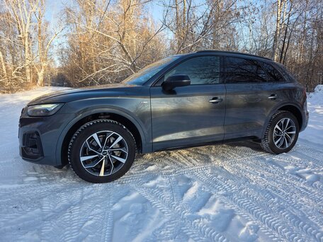 2023 Audi Q5 L 40 TFSI II (FY) Рестайлинг, серый, 4450000 рублей, вид 3