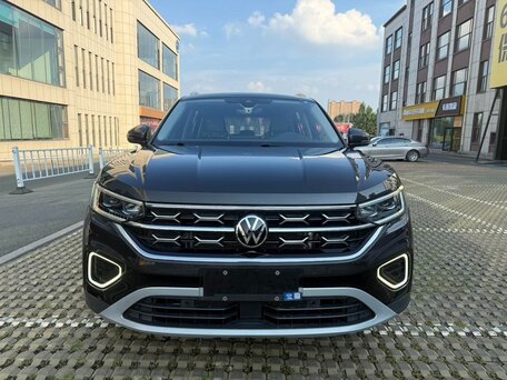 2022 Volkswagen Tayron I, чёрный, 2200000 рублей, вид 2